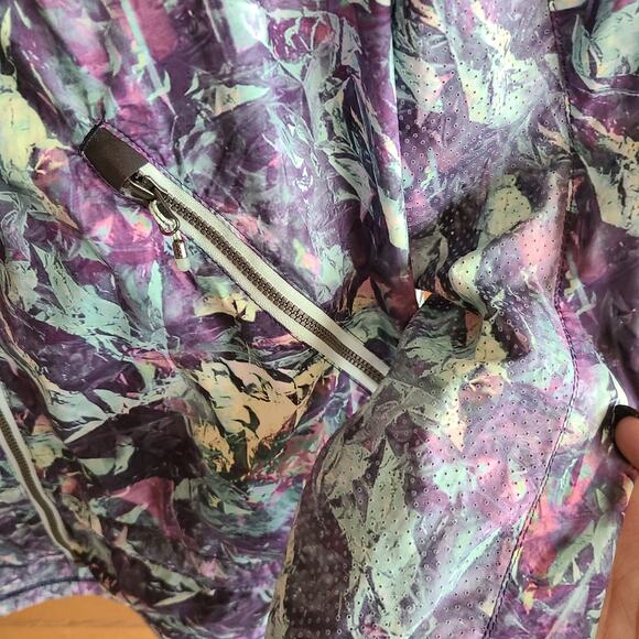 Lululemon Miss Misty Jacket II Iridescent Multi Glyde 6 Water Wind Resistant - Picture 4 of 8